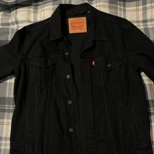 Levi’s Black denim jacket Size M